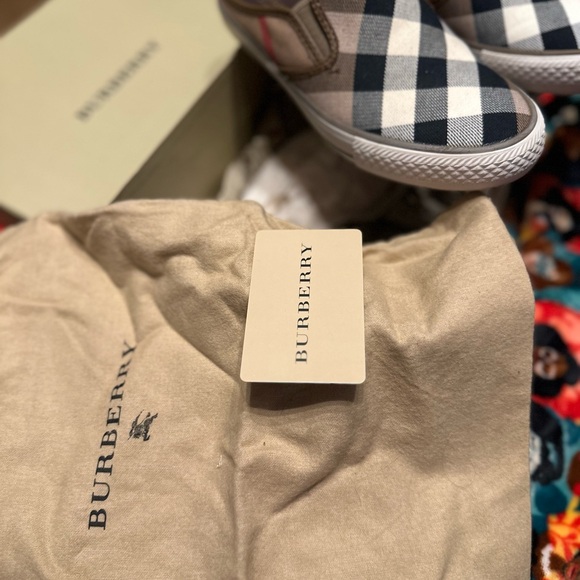 🤎🖤 Burberry Navy and White Check Slip-Ons - Picture 2 of 8